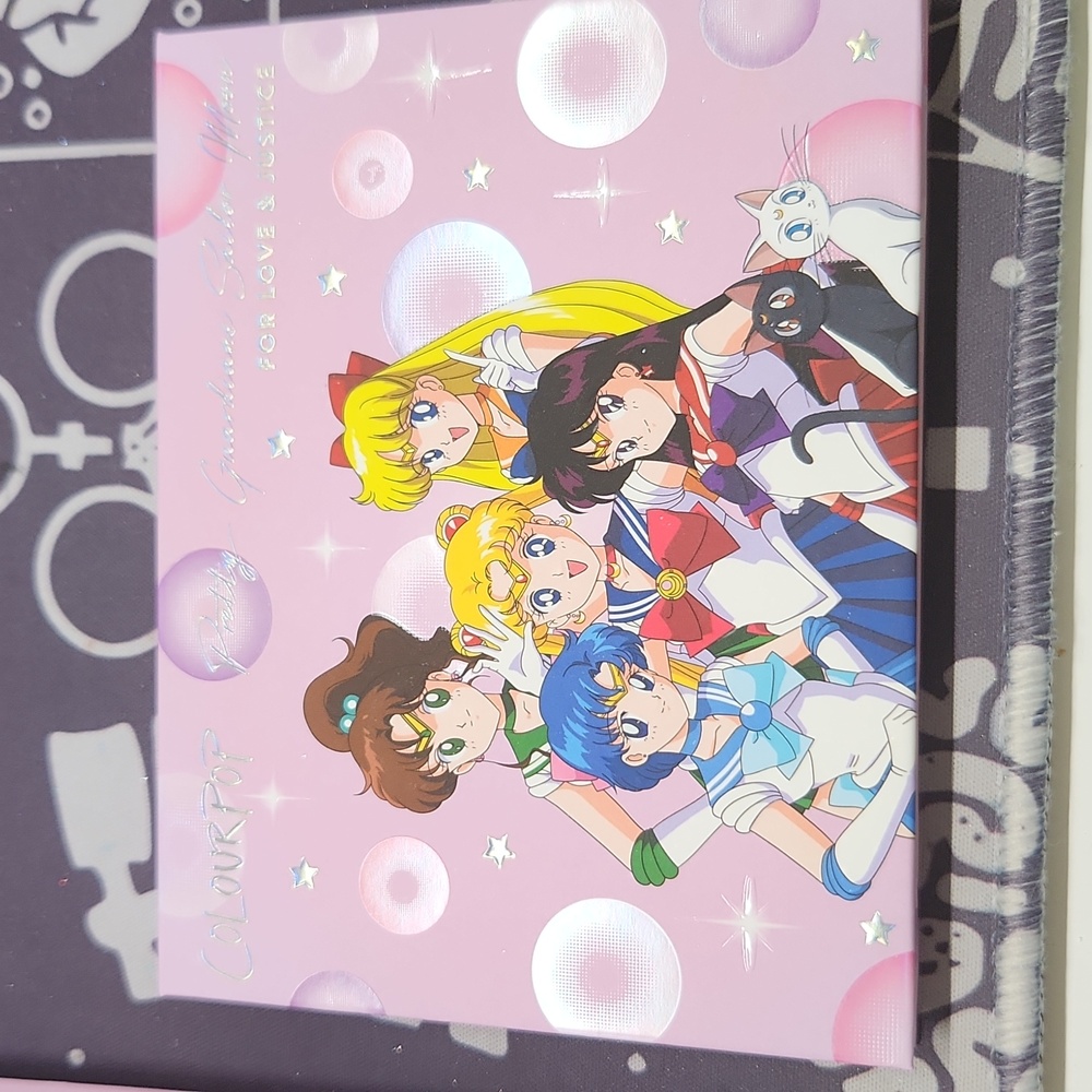 Colourpop x Sailor Moon Pretty Guardian Palette